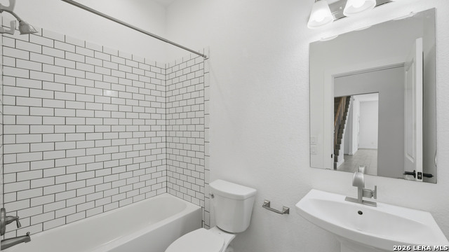 Image 13 of 32 For 895 Mather E