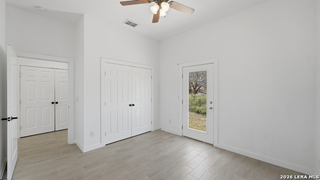 Image 15 of 32 For 895 Mather E