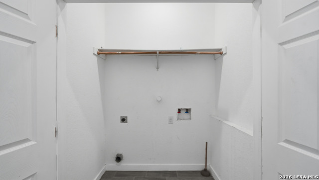 Image 16 of 32 For 895 Mather E