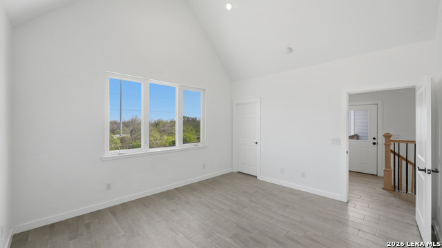 Image 20 of 32 For 895 Mather E