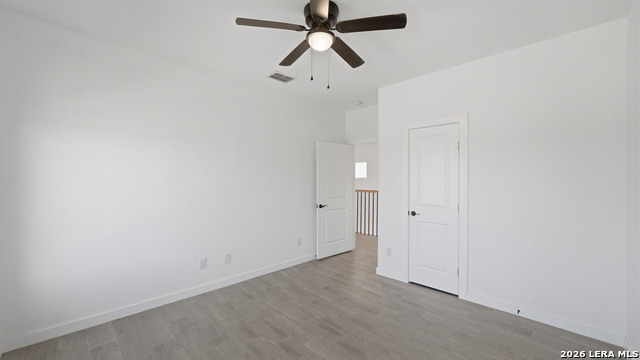 Image 27 of 32 For 895 Mather E