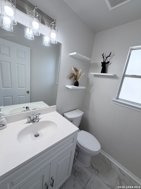 Image 22 of 48 For 422 Abigail  