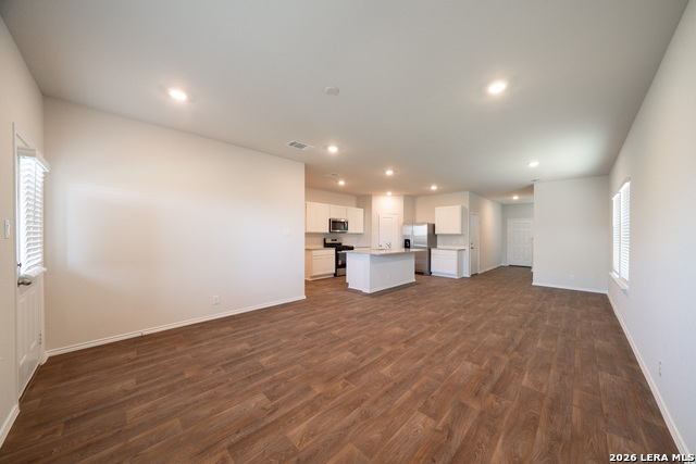 Image 17 of 21 For 227 American Robin