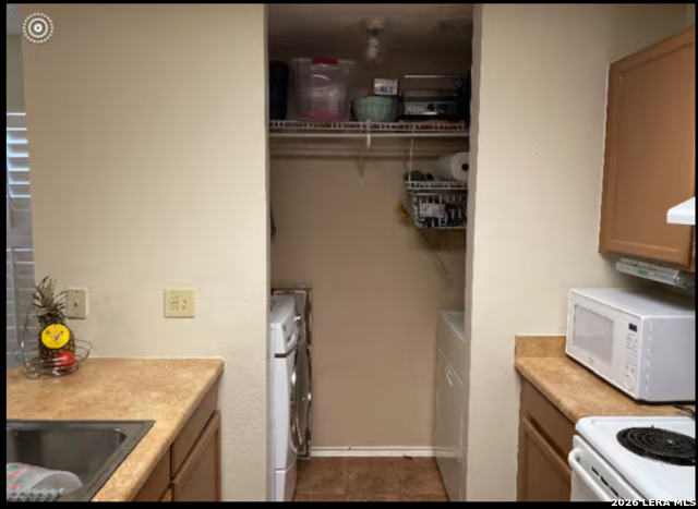 Image 3 of 11 For 8962 Branding