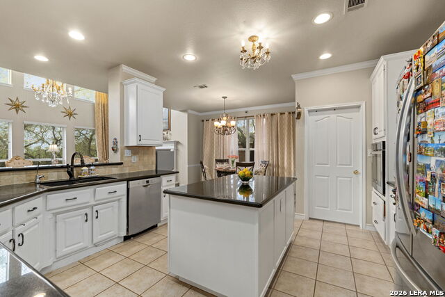 Image 18 of 53 For 38 Cellini  