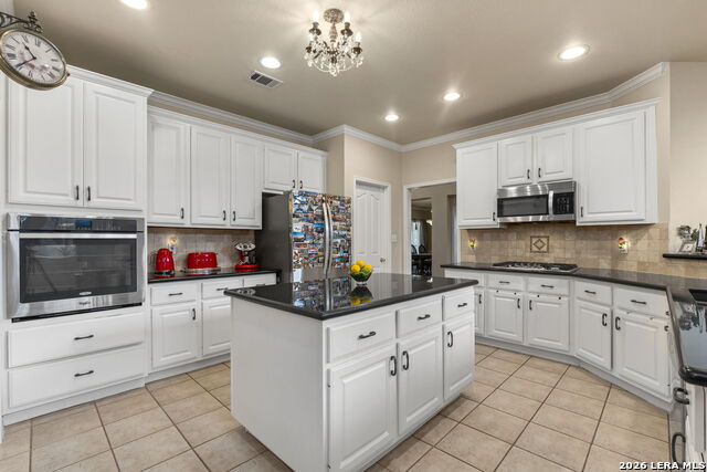 Image 19 of 53 For 38 Cellini  