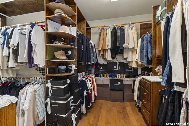 Image 28 of 53 For 38 Cellini  