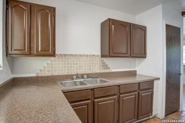 Image 17 of 28 For 5434 Plumtree Dr