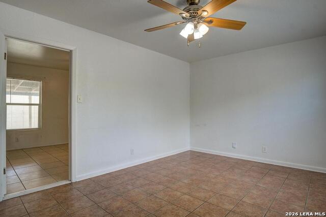 Image 5 of 28 For 5434 Plumtree Dr