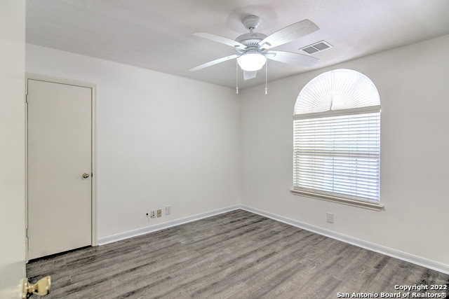 Image 23 of 34 For 7423 Belmont Pl