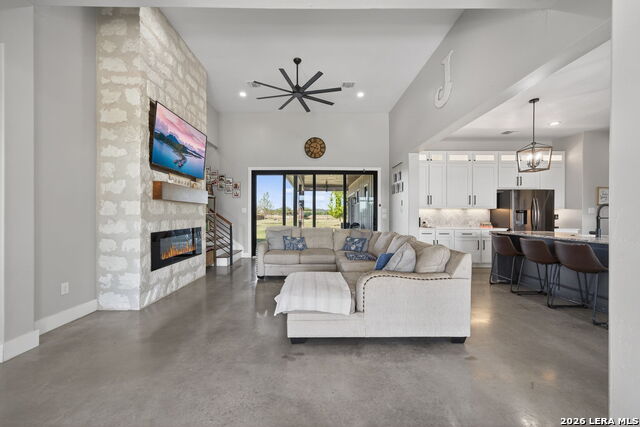 Listing photo id 10 for 2493 County Road 4713