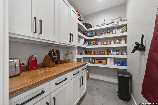Listing photo id 16 for 2493 County Road 4713