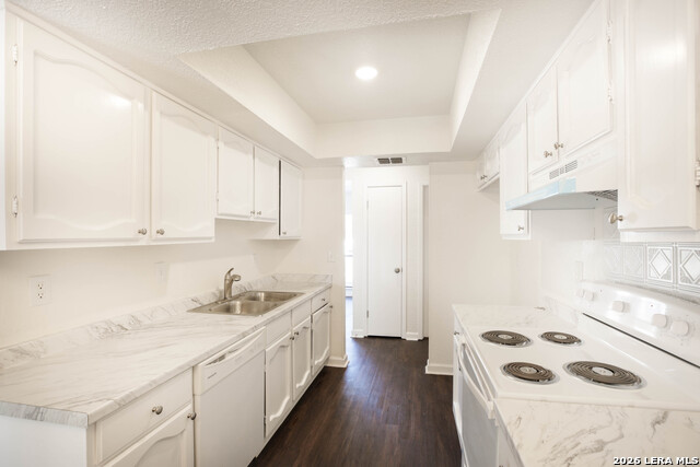 Image 10 of 29 For 7506 Lincoln Village