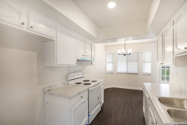 Image 11 of 29 For 7506 Lincoln Village