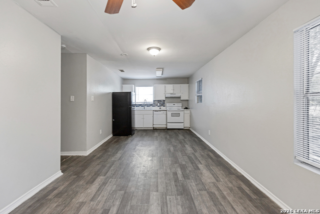 Image 13 of 17 For 1655 Amanda  