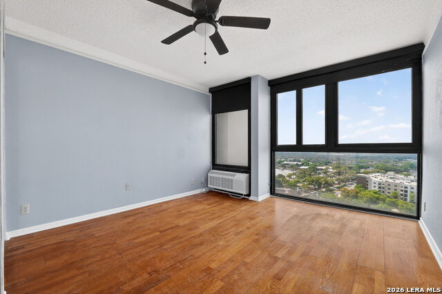 Image 23 of 41 For 7701 Wurzbach  1802