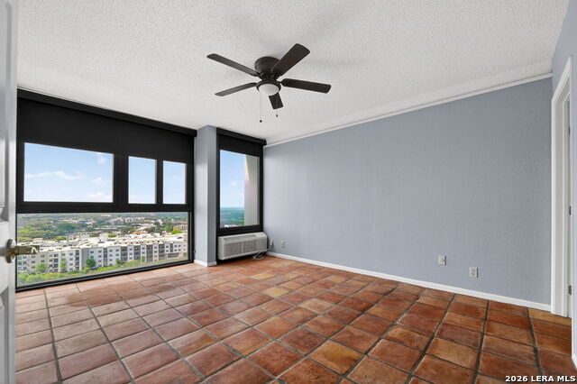 Image 26 of 41 For 7701 Wurzbach  1802