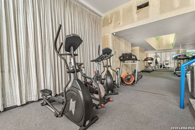 Image 36 of 41 For 7701 Wurzbach  1802