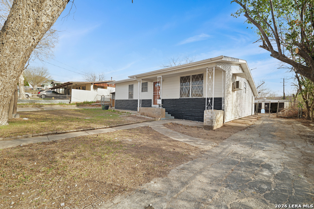 Image 3 of 39 For 428 Koehler  