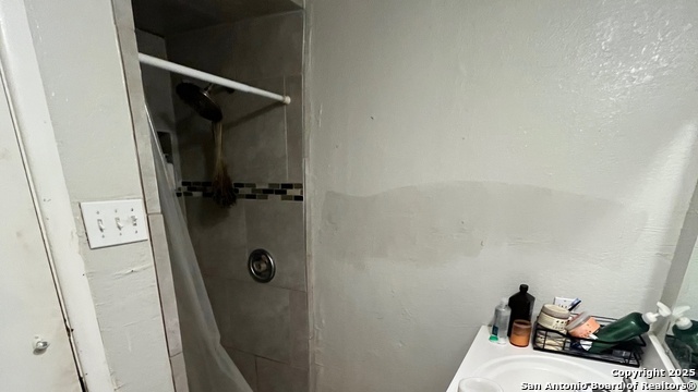 Image 7 of 16 For 127 Grecian Dr