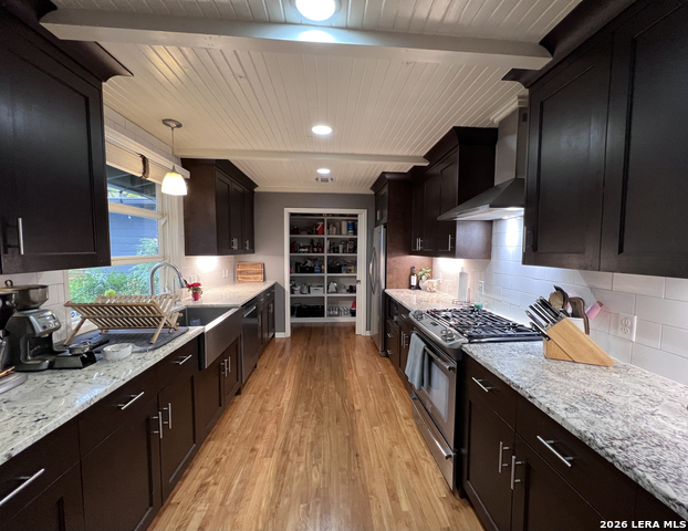 Image 10 of 23 For 211 Robinhood