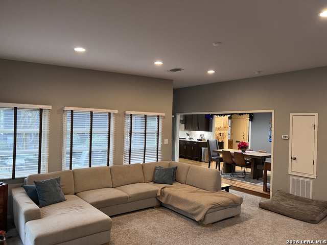 Image 12 of 23 For 211 Robinhood