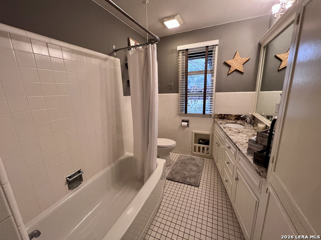 Image 14 of 23 For 211 Robinhood