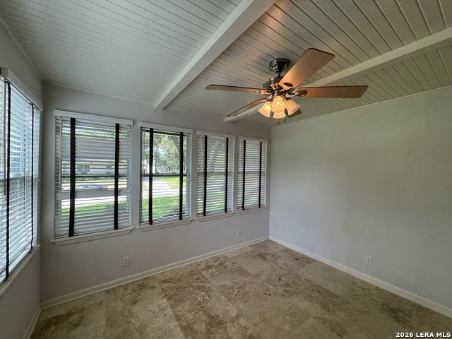 Image 17 of 23 For 211 Robinhood