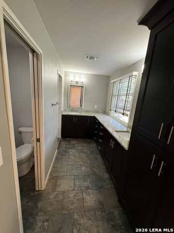 Image 21 of 23 For 211 Robinhood