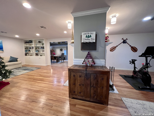 Image 8 of 23 For 211 Robinhood