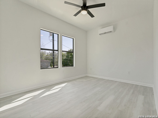 Image 11 of 32 For 151 Vine St  