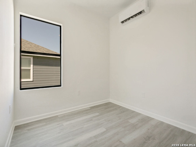 Image 16 of 32 For 151 Vine St  