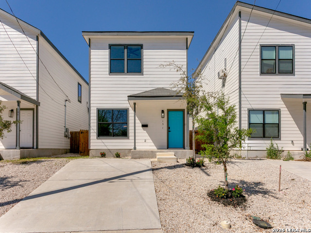 Image 18 of 32 For 151 Vine St  