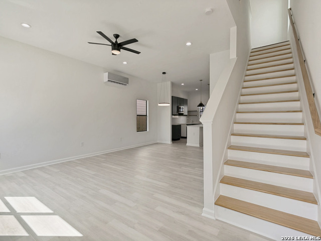 Image 20 of 32 For 151 Vine St  