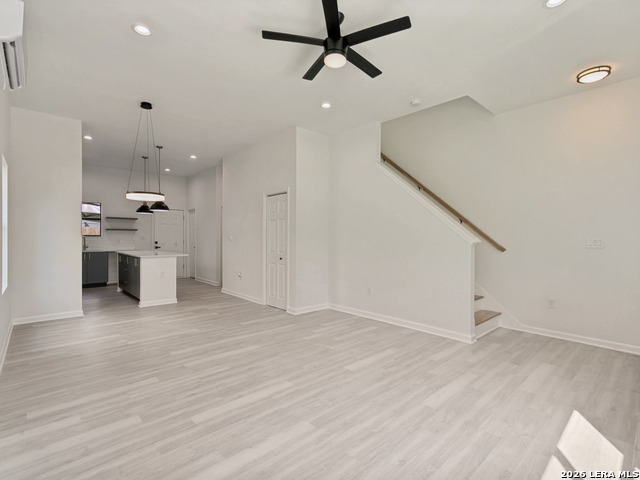 Image 21 of 32 For 151 Vine St  