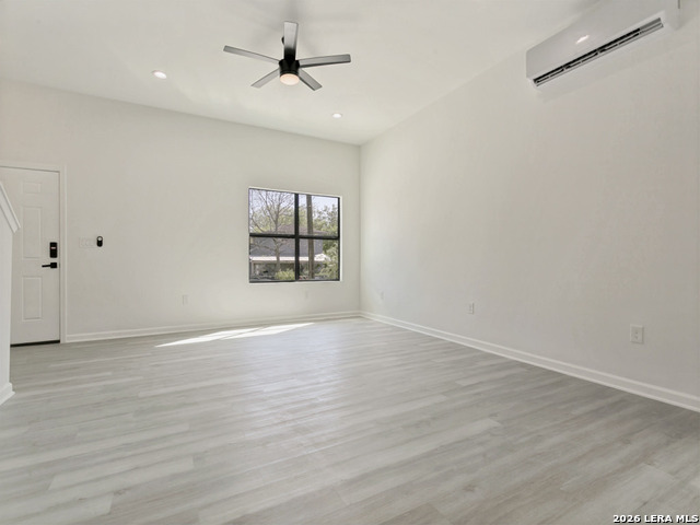 Image 6 of 32 For 151 Vine St  