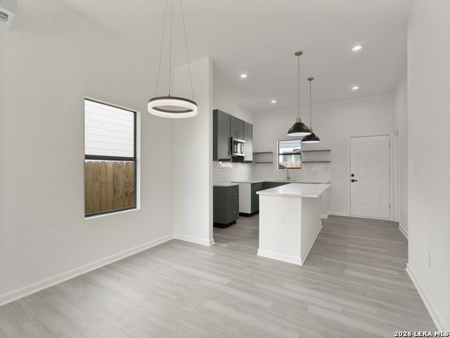 Image 8 of 32 For 151 Vine St  