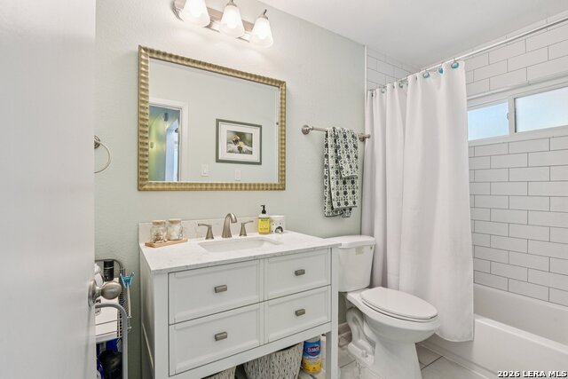 Image 17 of 22 For 4538 Waikiki