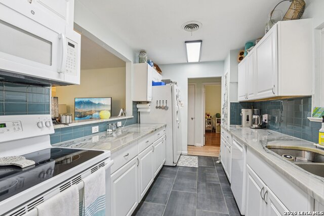 Image 9 of 22 For 4538 Waikiki