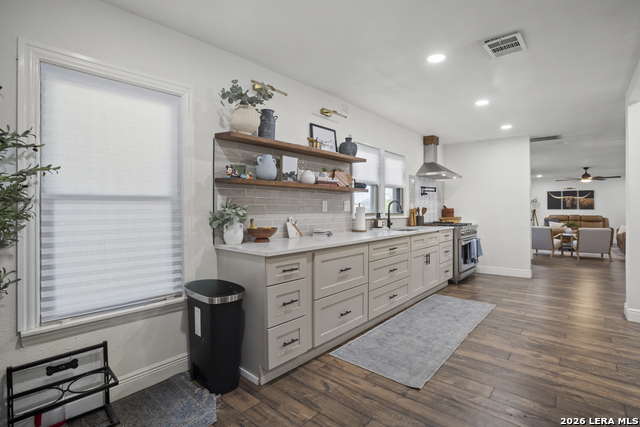 Image 5 of 9 For 138 Greenlawn