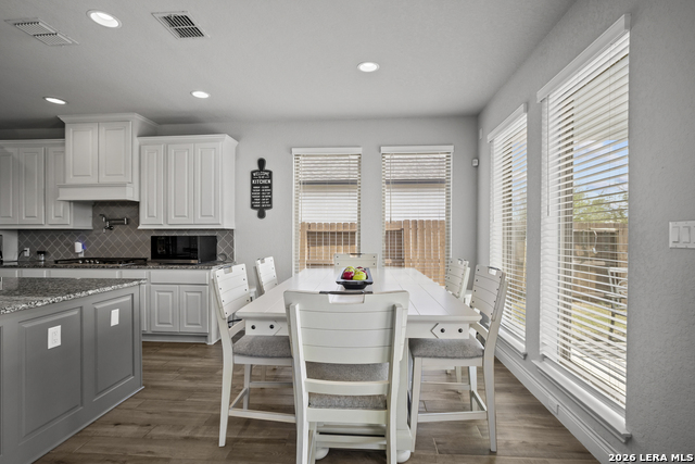 Image 17 of 50 For 5389 Hartley