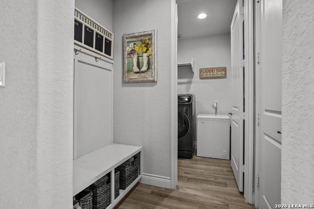 Image 39 of 50 For 5389 Hartley