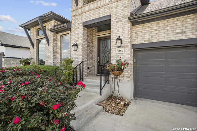 Image 4 of 50 For 5389 Hartley