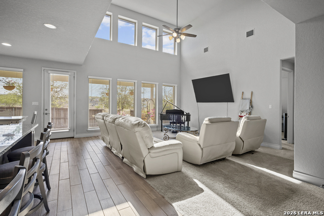 Image 9 of 50 For 5389 Hartley