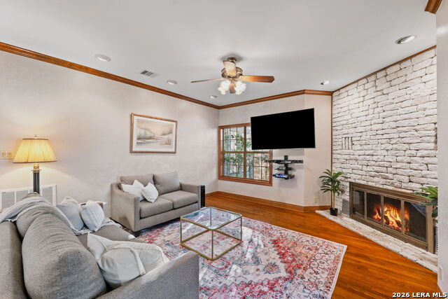 Image 30 of 69 For 9 Scarborough Square