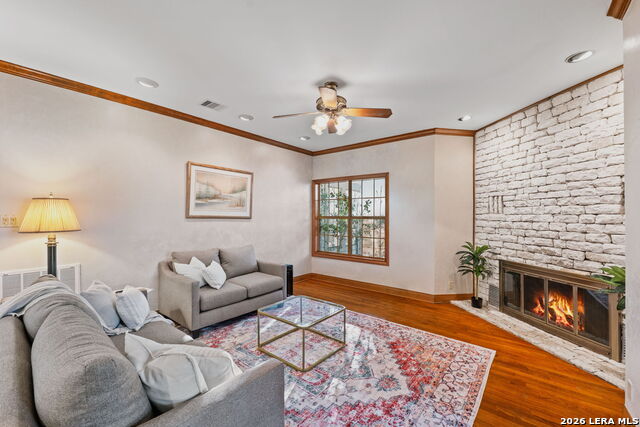 Image 31 of 69 For 9 Scarborough Square