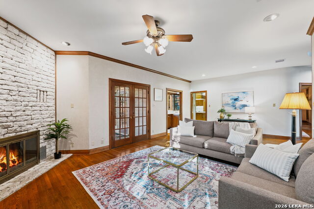 Image 32 of 69 For 9 Scarborough Square