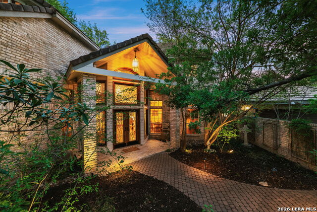 Image 4 of 69 For 9 Scarborough Square