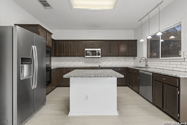 Image 18 of 50 For 6226 Stable Creek Dr