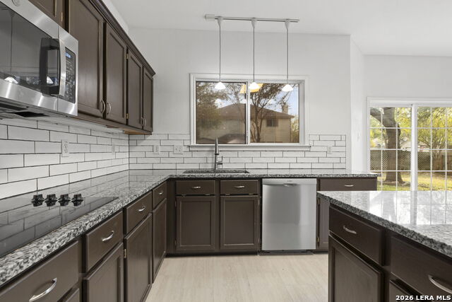 Image 20 of 50 For 6226 Stable Creek Dr